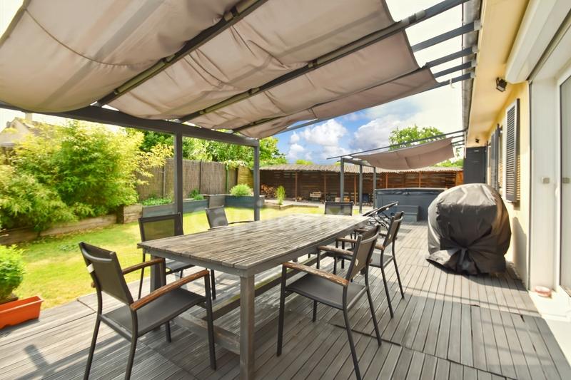 Pavillon - 163 m² - 6 pièces