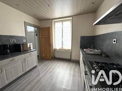 Maison - 165 m² - 9 pièces