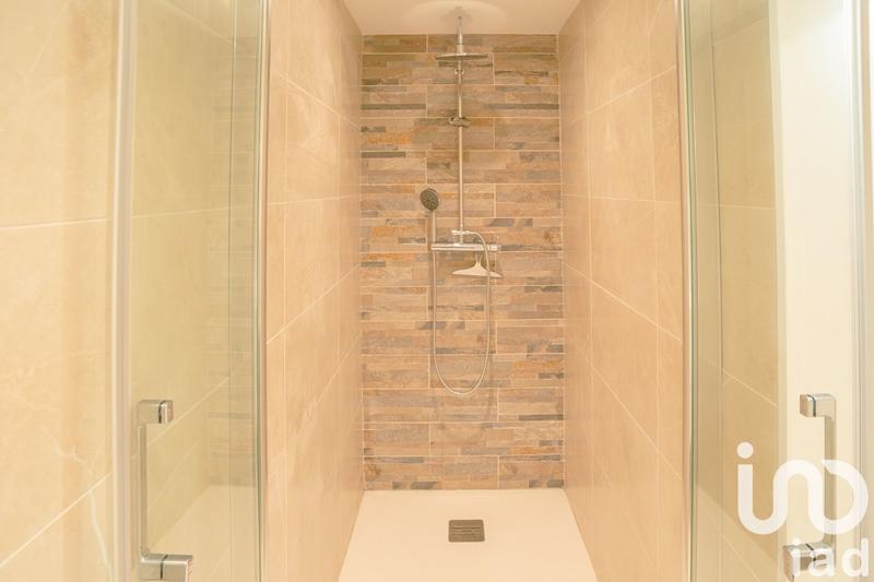 Maison - 153 m² - 9 pièces