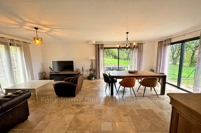 Maison - 141 m² - 5 pièces