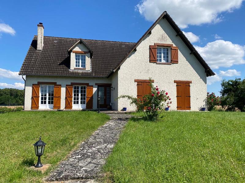 Maison - 210 m² - 8 pièces