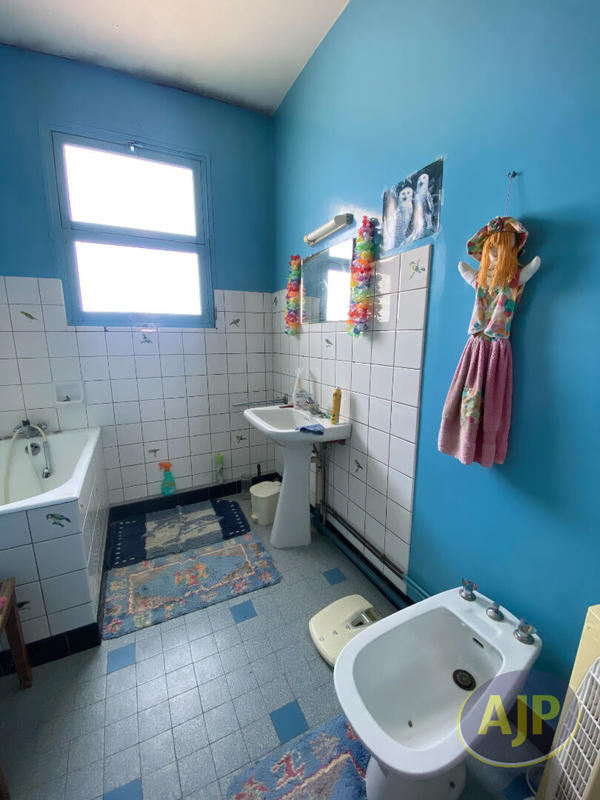 Maison - 90 m² - 5 pièces