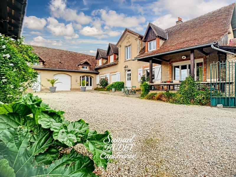 Maison - 245 m² - 7 pièces