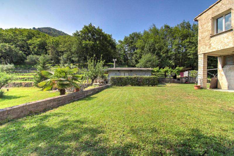 Maison - 270 m² - 8 pièces