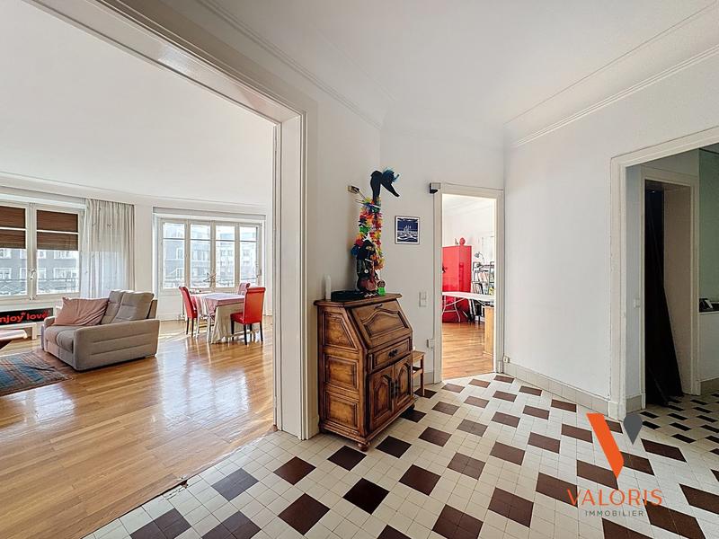 Appartement - 235 m² - 7 pièces