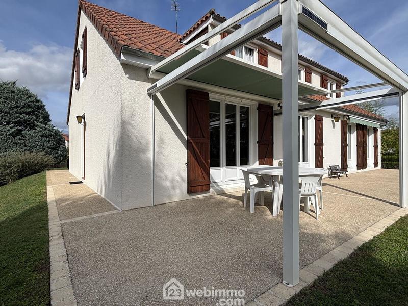 Maison - 206 m² - 11 pièces