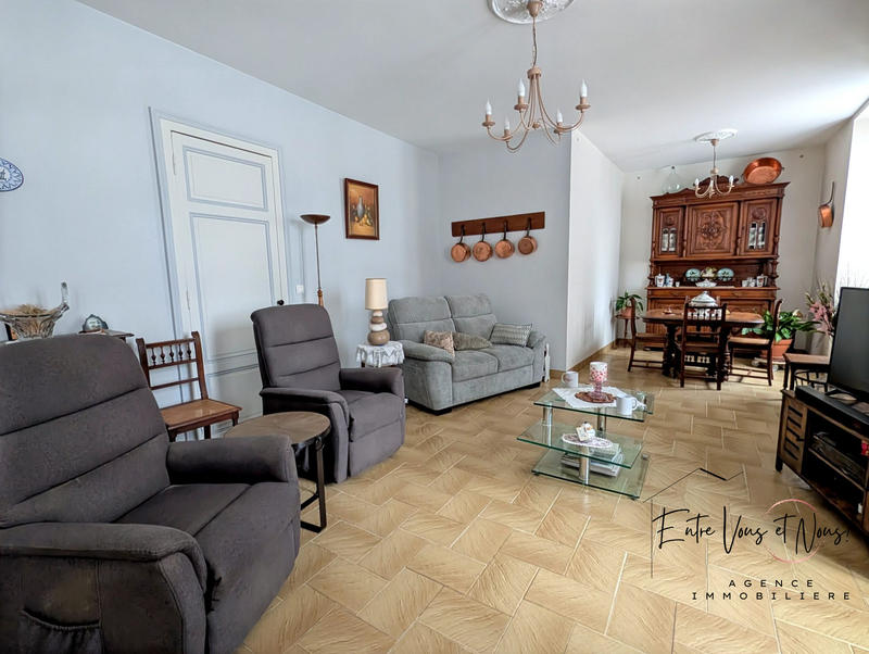 Maison - 220 m² - 6 pièces