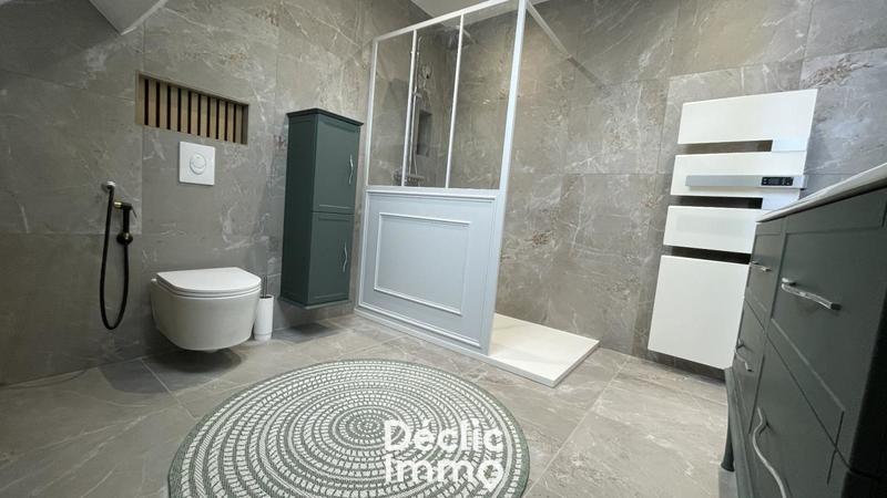 Maison - 197 m² - 8 pièces