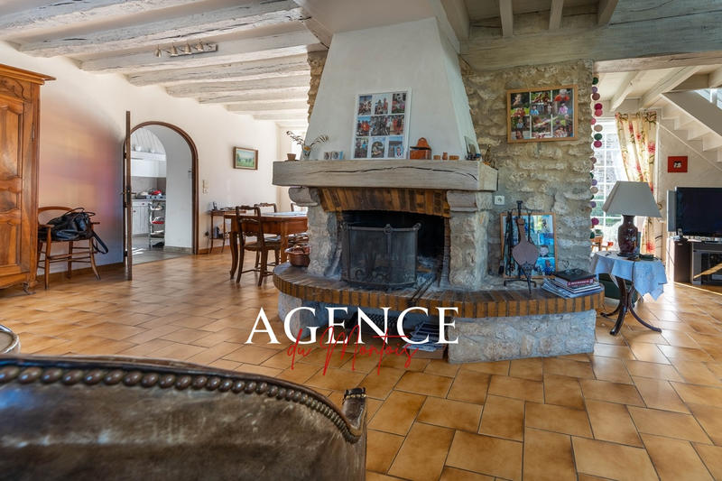 Maison - 276 m² - 11 pièces