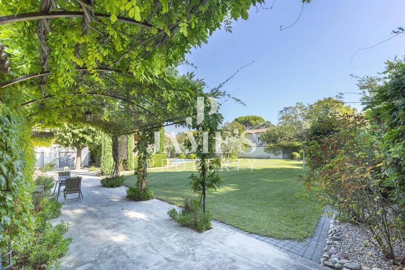 Maison - 187 m² - 6 pièces