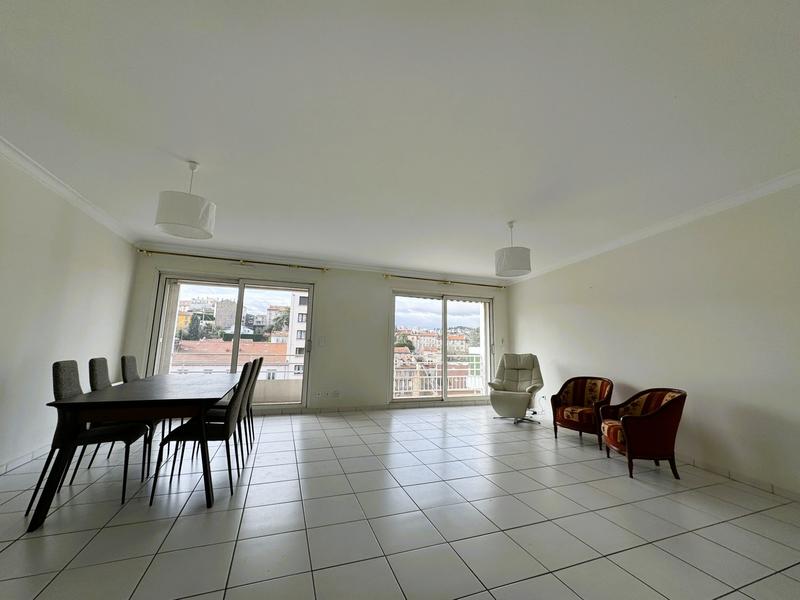 Appartement - 104 m² - 4 pièces