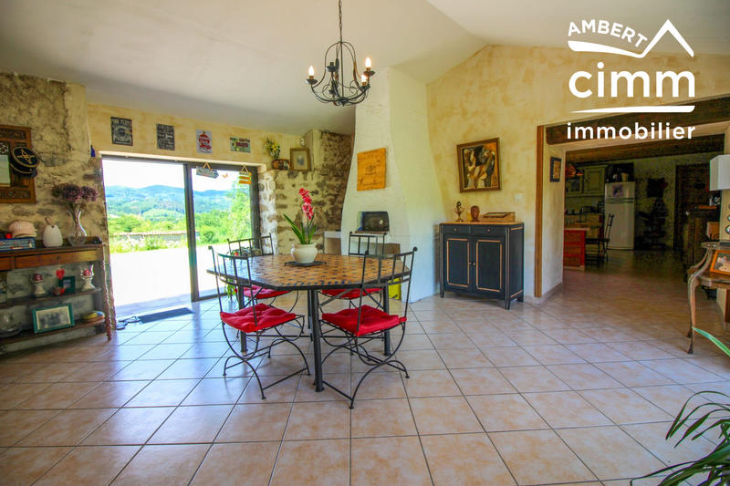 Maison - 208 m² - 8 pièces