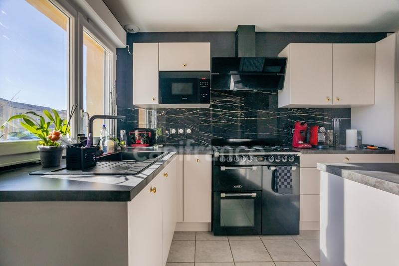 Maison - 87 m² - 4 pièces