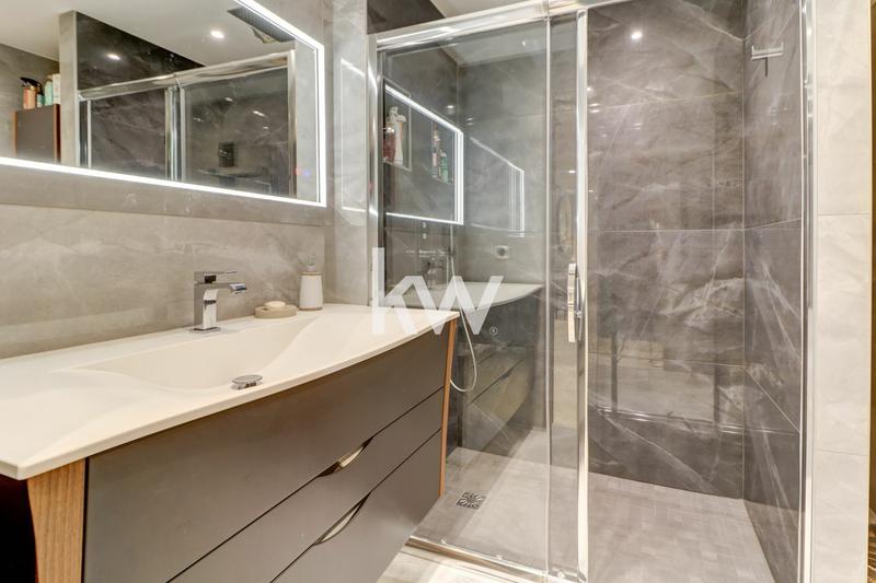 Appartement - 96 m² - 4 pièces