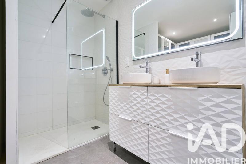 Maison - 210 m² - 6 pièces