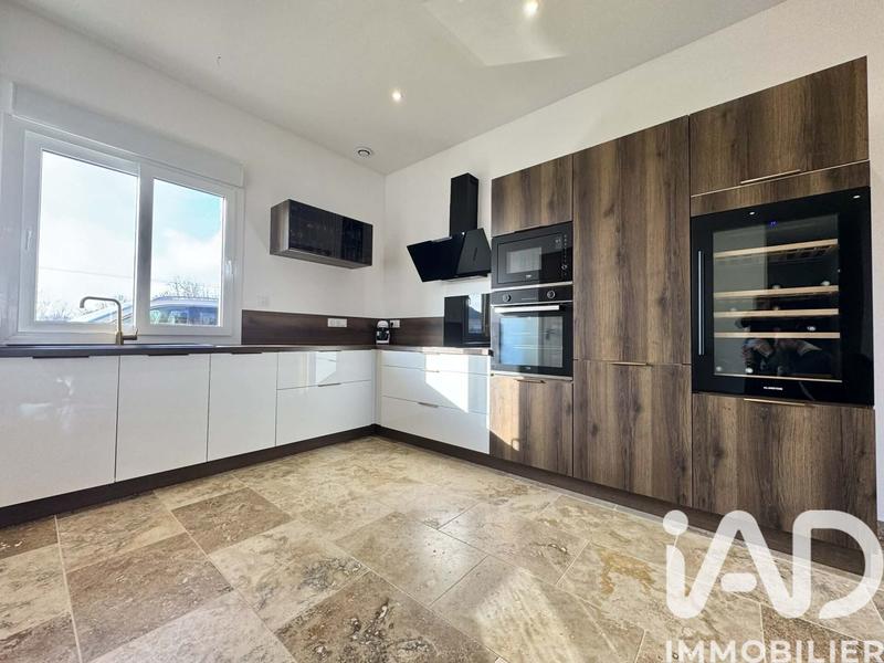 Maison - 98 m² - 5 pièces