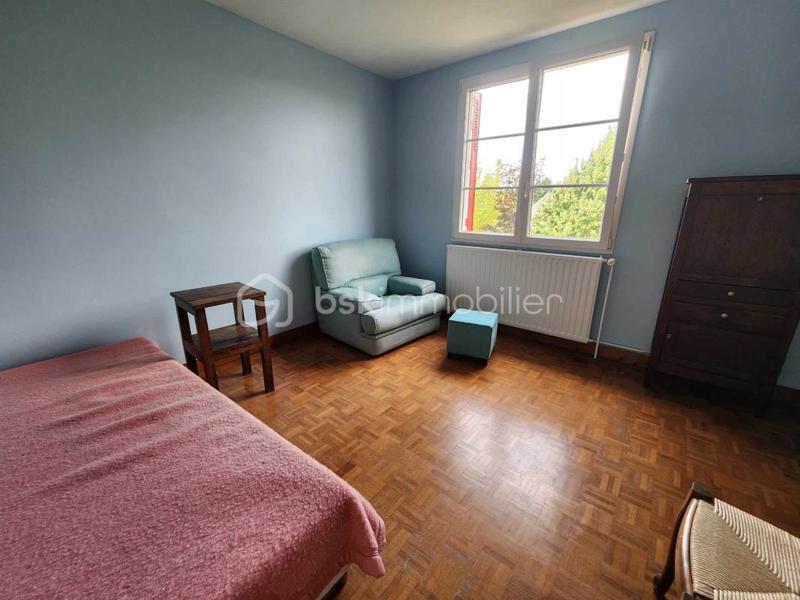 Maison traditionnelle - 137 m² - 8 pièces