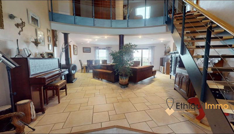 Maison - 316 m² - 8 pièces