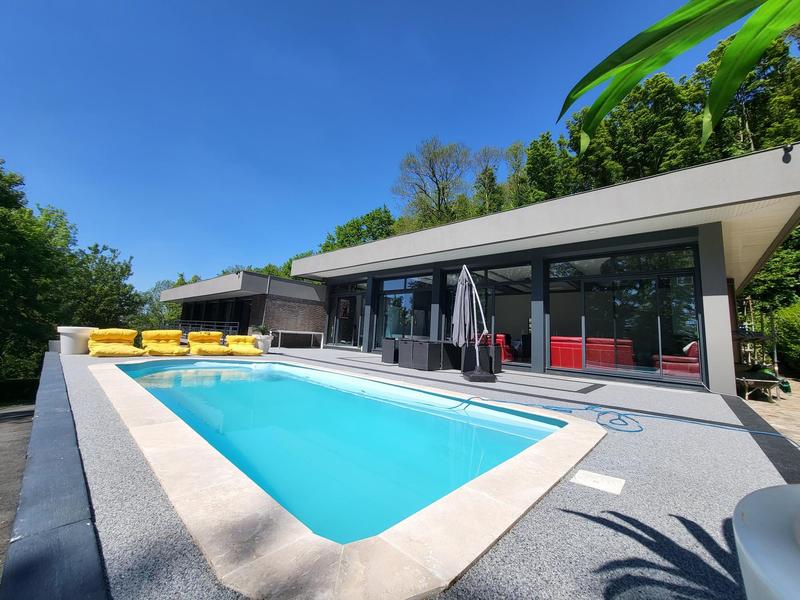 Maison contemporaine - 370 m² - 8 pièces