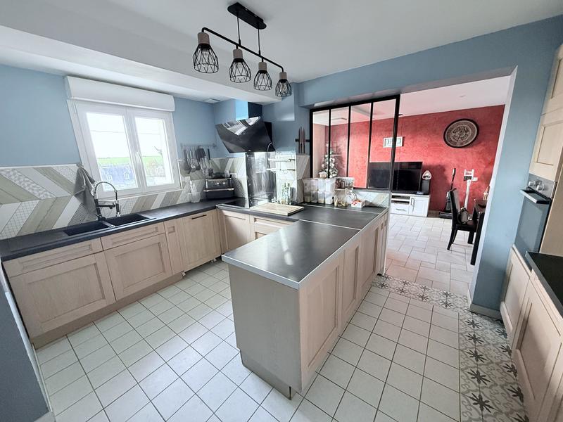 Maison - 143 m² - 8 pièces