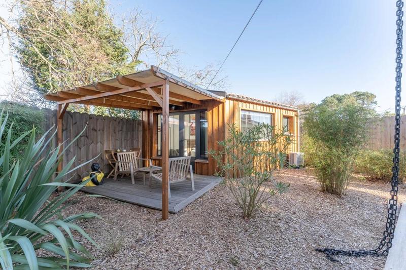 Maison - 233 m² - 9 pièces