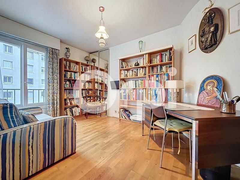 Appartement - 99 m² - 5 pièces