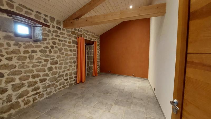 Maison - 300 m² - 8 pièces