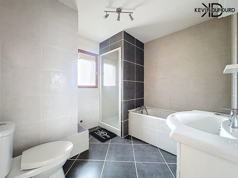 Maison - 105 m² - 5 pièces