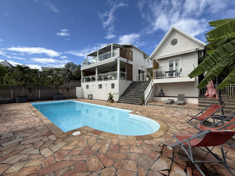 Maison - 350 m² - 9 pièces