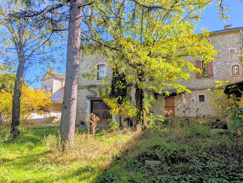 Maison - 479 m² - 15 pièces