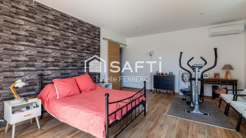 Maison - 210 m² - 6 pièces