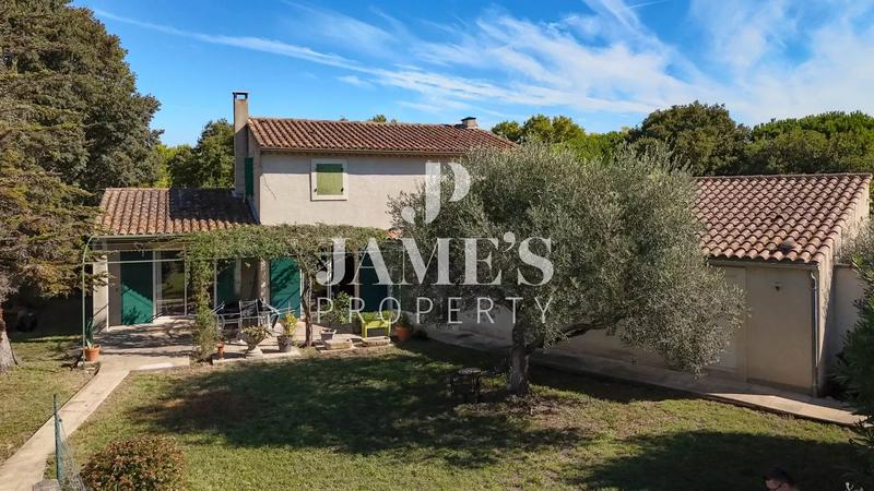 Maison - 255 m² - 3 pièces