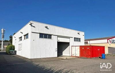 Local commercial - 596 m²