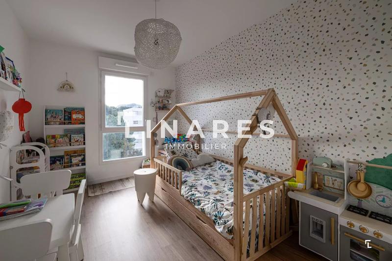 Appartement - 80 m² - 4 pièces