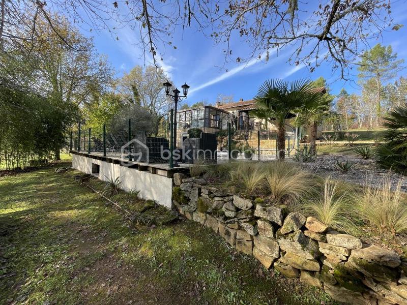 Propriété - 151 m² - 6 pièces