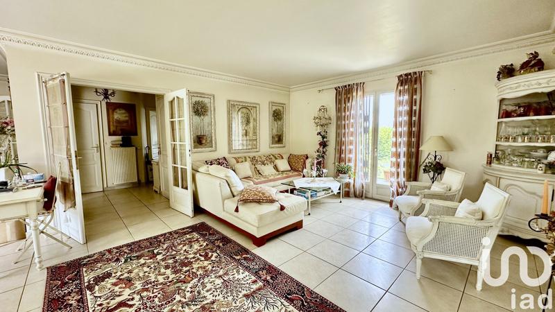 Maison - 220 m² - 8 pièces