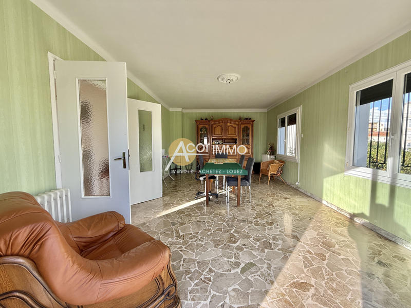 Maison - 210 m² - 9 pièces