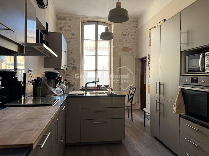 Maison - 243 m² - 6 pièces