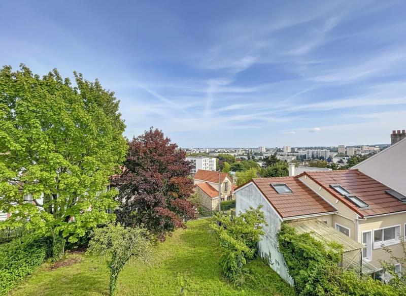 Maison - 232 m² - 9 pièces