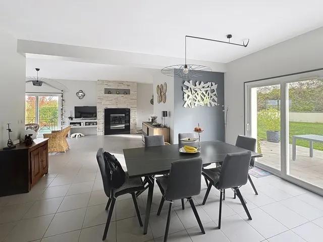 Maison contemporaine - 205 m² - 6 pièces