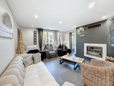 Pavillon - 207 m² - 12 pièces