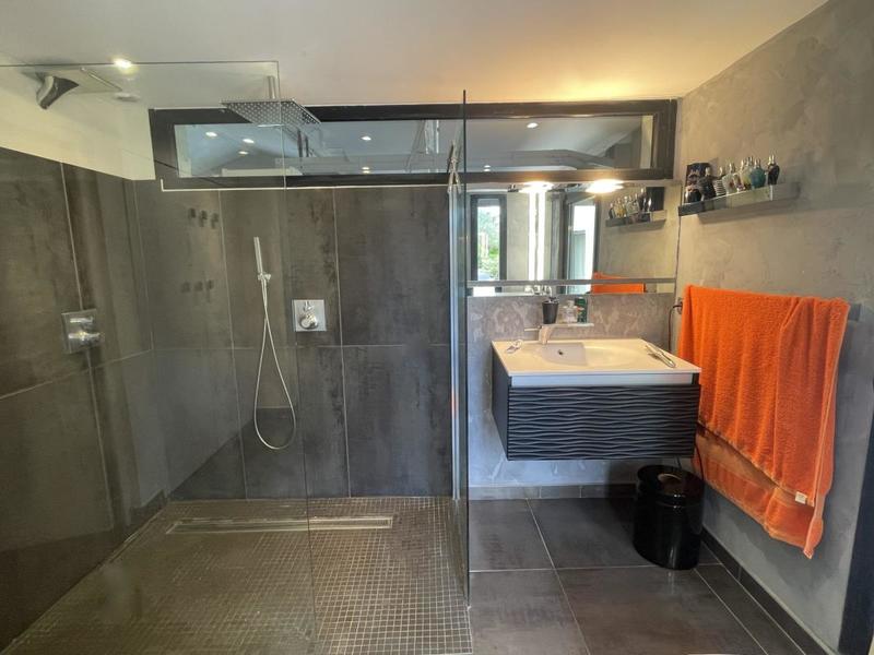 Maison traditionnelle - 370 m² - 7 pièces