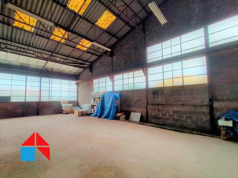 Local commercial - 130 m² - 1 pièce