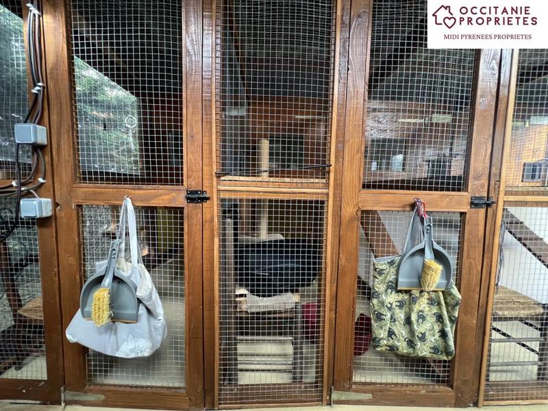 Propriété - 356 m² - 15 pièces