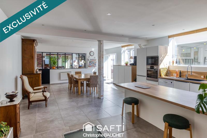 Maison - 252 m² - 5 pièces