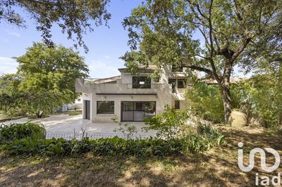 Maison - 207 m² - 7 pièces