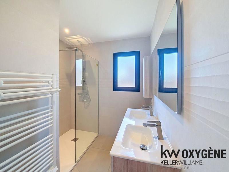 Maison - 93 m² - 4 pièces