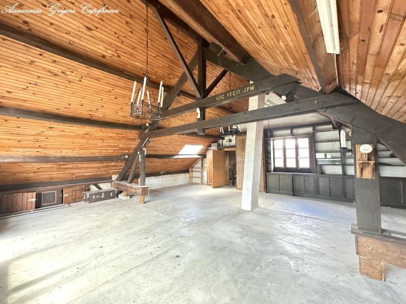 Maison - 393 m² - 11 pièces