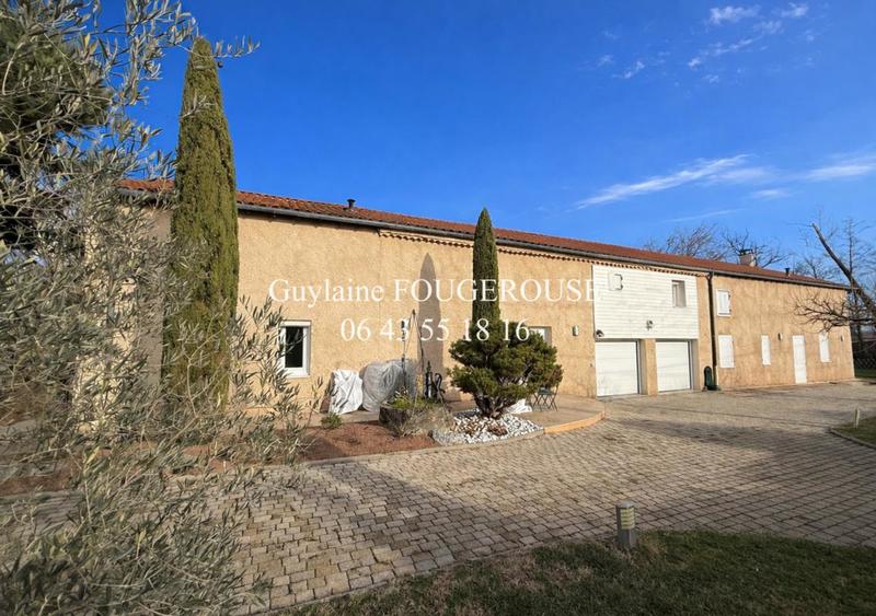 Maison - 325 m² - 13 pièces