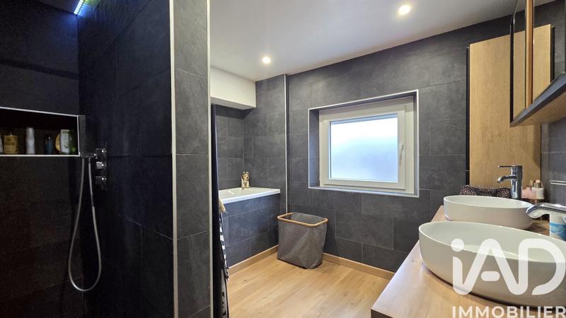 Maison - 137 m² - 6 pièces